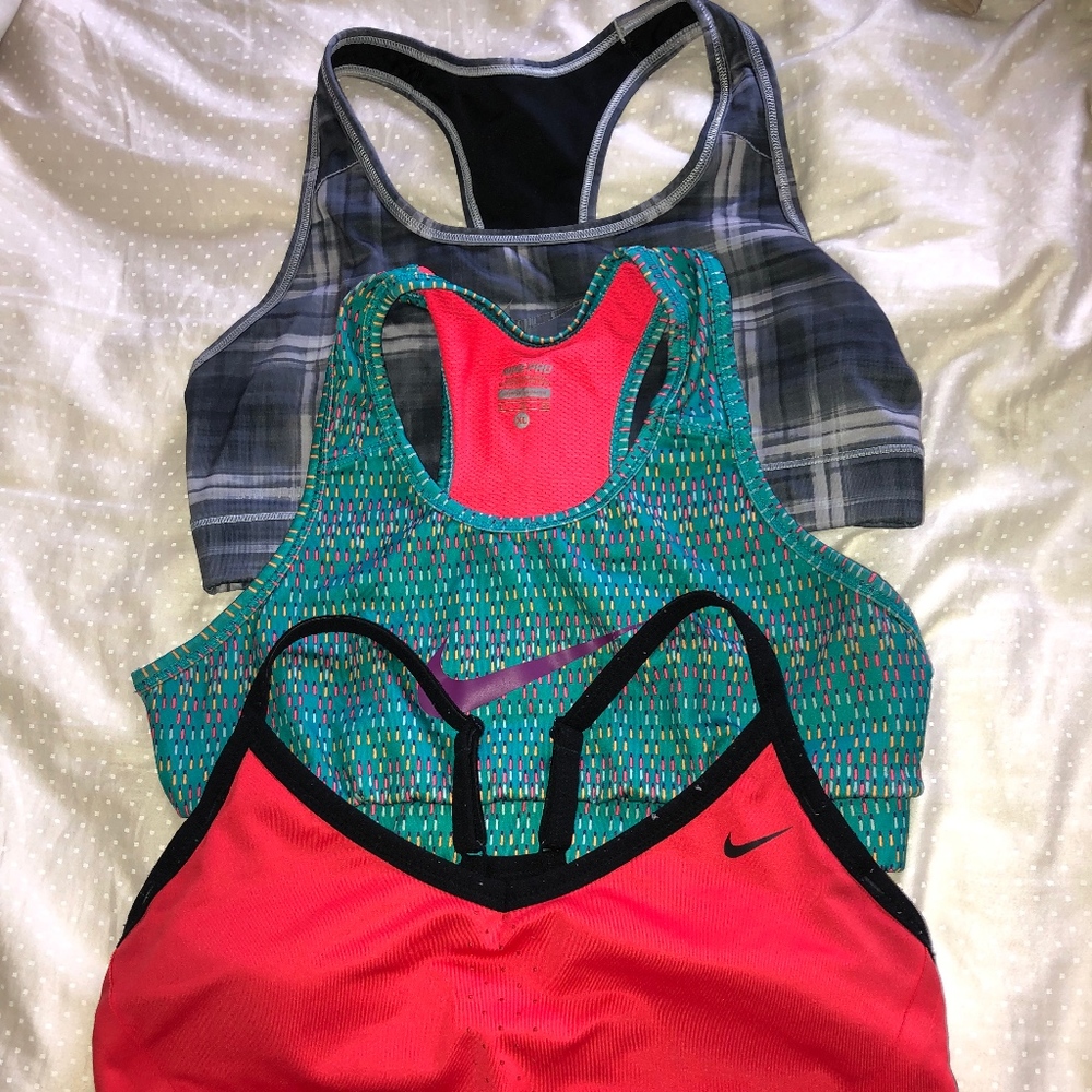 Nike sports bras lot